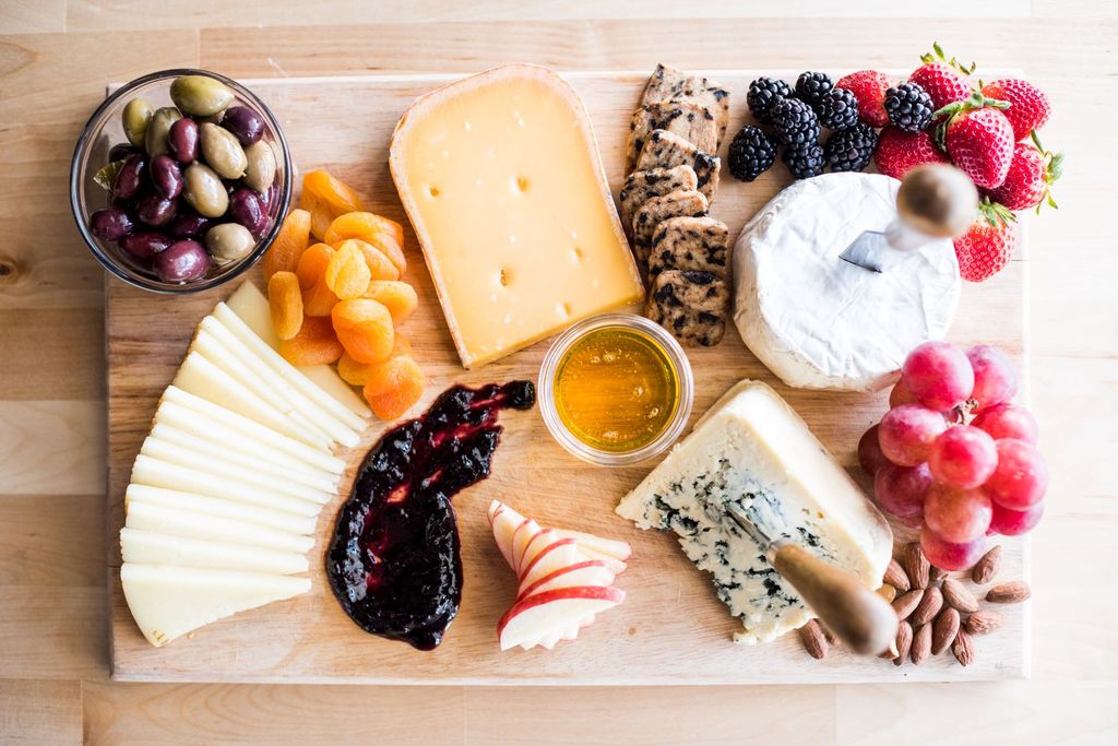 How to Create the Perfect Cheese Plate At Home
